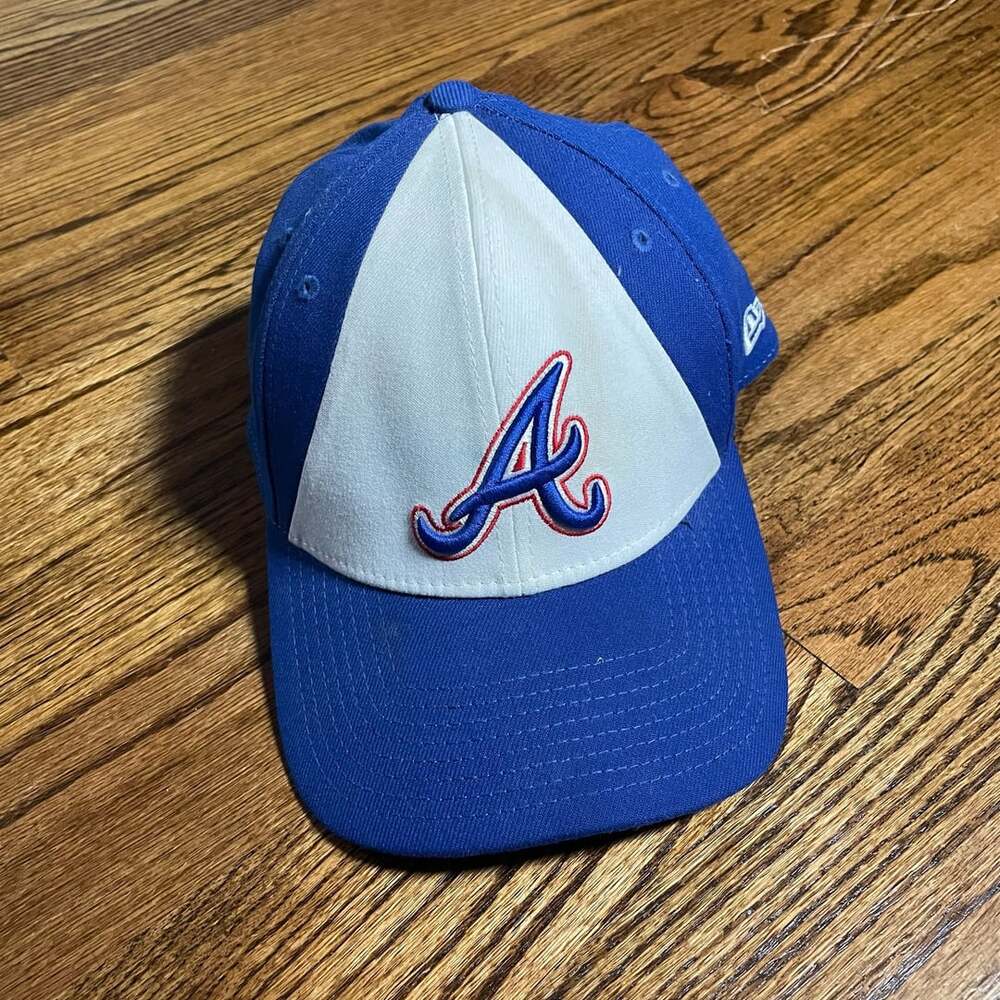 New Era Atlanta Braves 39THIRTY Hat Size M/L Blue White